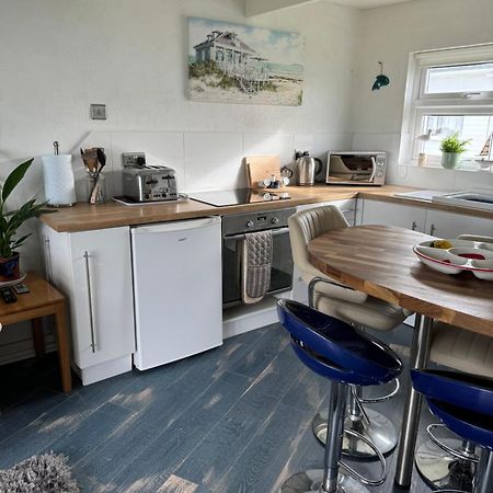 Cosy Beach Chalet Scratby Bagian luar foto